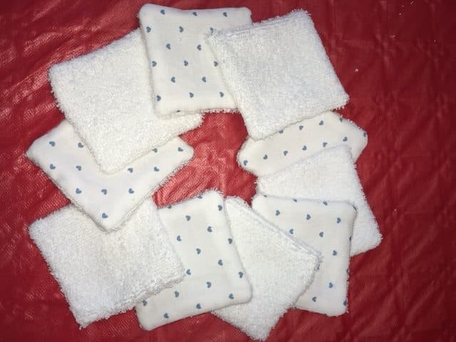 Carrés démaquillants lavables blancs et bleus
