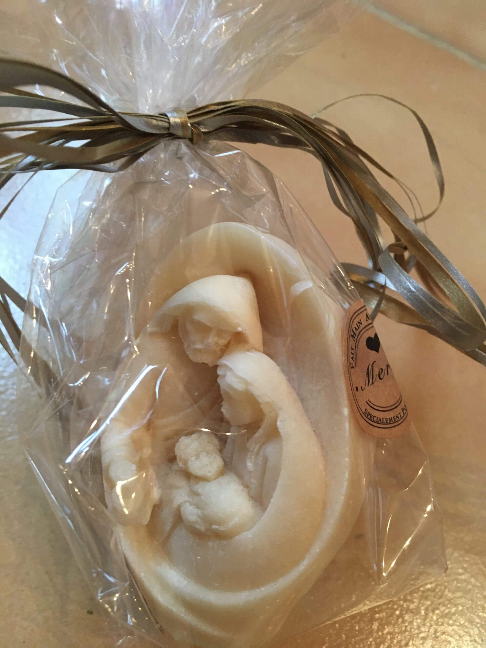 Petite Nativité en cire emballée pour la boutique