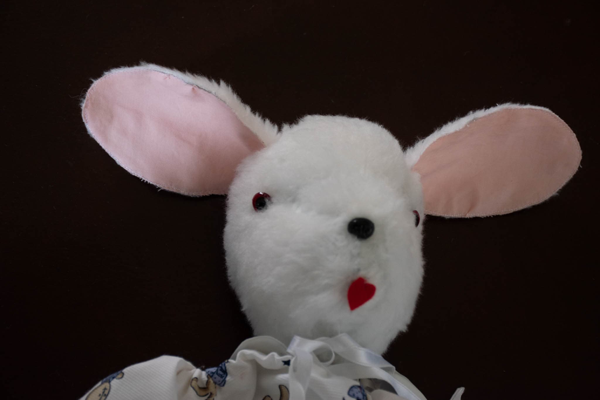Détail du range-pyjama en forme de lapin
