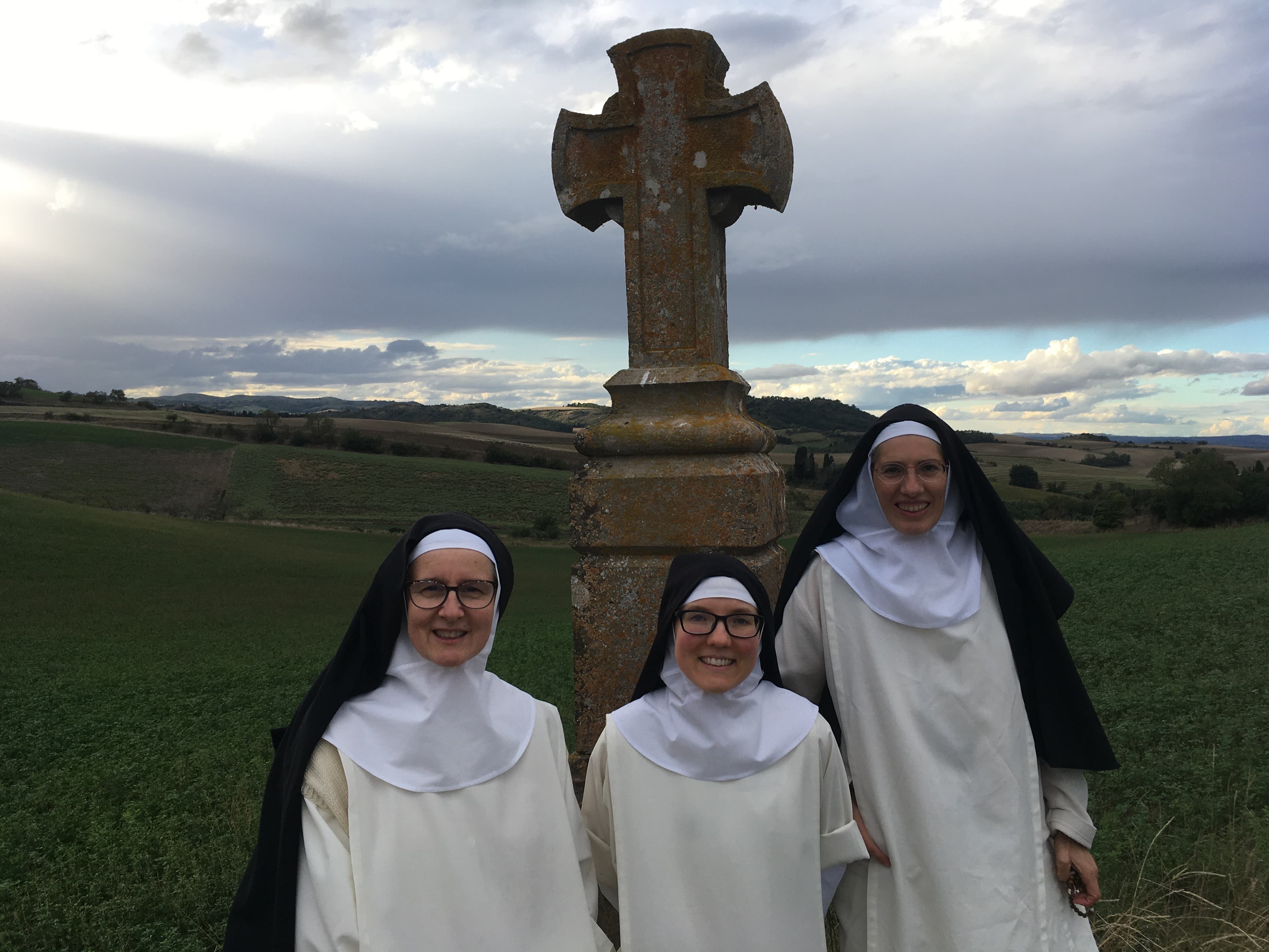 A la croix du Sicaire en bas de Fanjeaux
